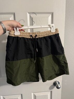 BoohooMAN Black and Tan Colorblock Drawstring Shorts